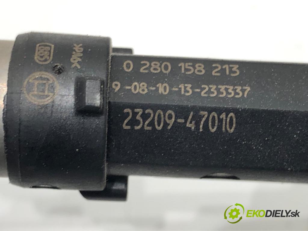 TOYOTA YARIS (_P13_) 2010 - 2022    1.3 (NSP130_) 73 kW [99 KM] benzyna 2011 - 2022  Lišta vstrekovacia 23209-47010 (Vstrekovacie lišty)