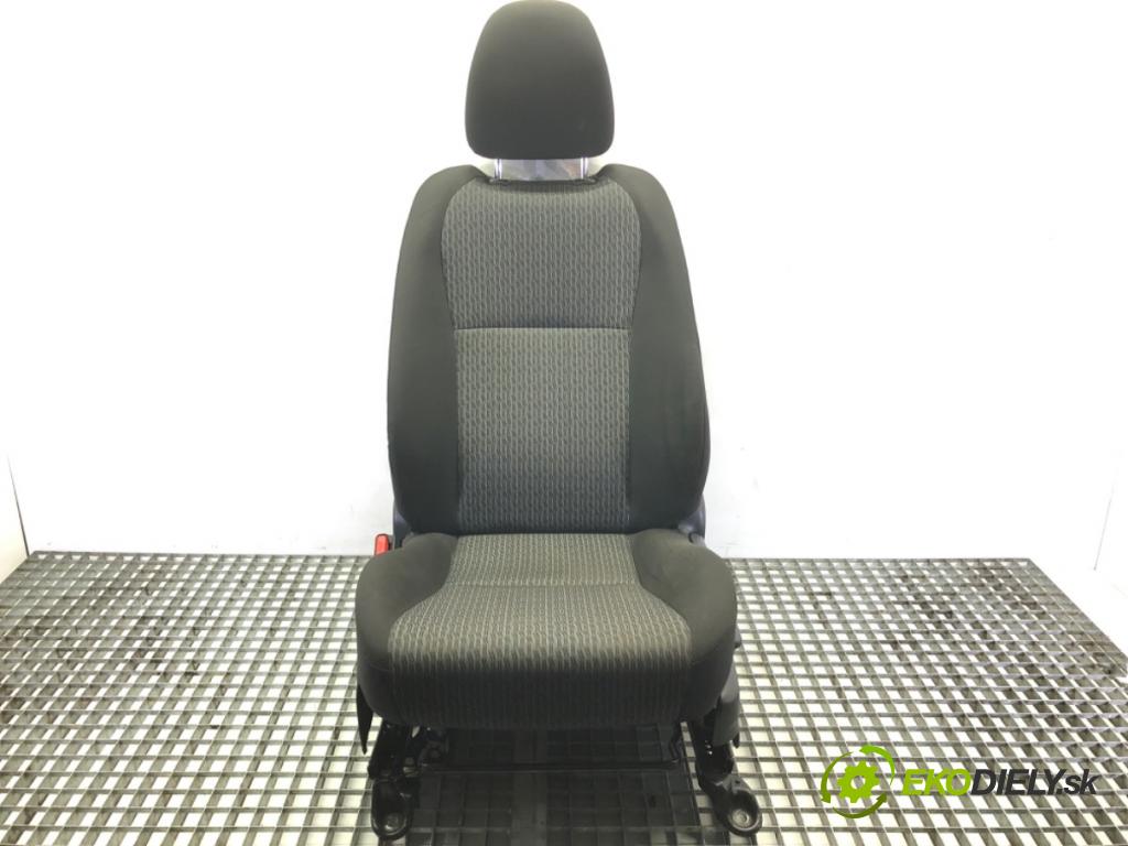 TOYOTA YARIS (_P13_) 2010 - 2022    1.3 (NSP130_) 73 kW [99 KM] benzyna 2011 - 2022  Sedadlo ľavy predný 
