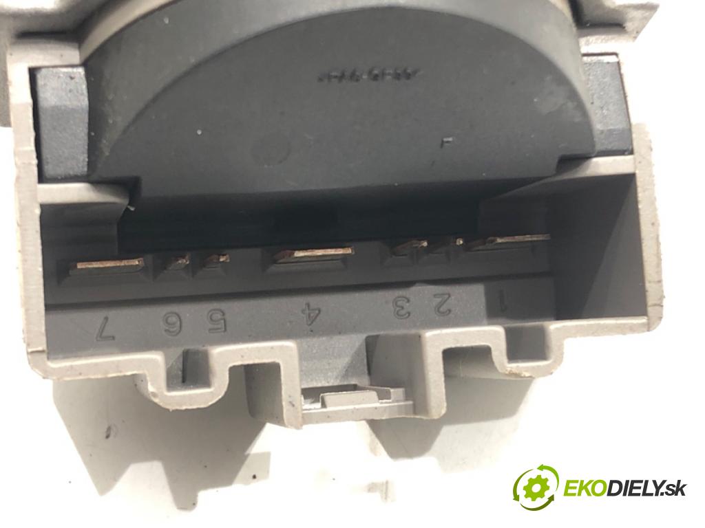 FORD FIESTA VI (CB1, CCN) 2008 - 2022    1.4 TDCi 51 kW [70 KM] olej napędowy 2010 - 2012  spinačka 8A6T-15607-AB (Spínacie skrinky a kľúče)