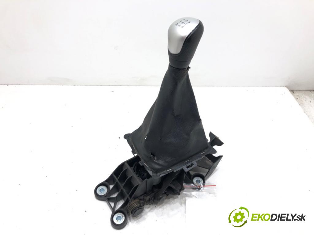 FORD FIESTA VI (CB1, CCN) 2008 - 2022    1.4 TDCi 51 kW [70 KM] olej napędowy 2010 - 2012  Kulisa 8A6R-7C453-MBC (Rýchlostné páky / kulisy)