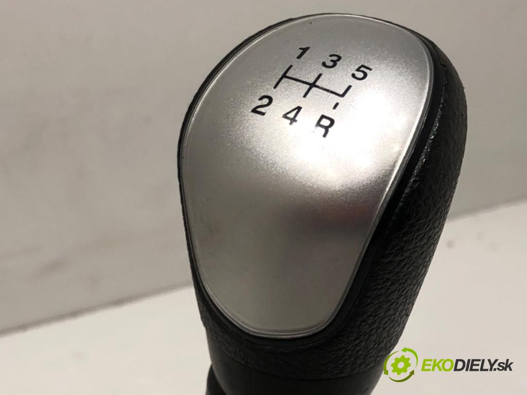 FORD FIESTA VI (CB1, CCN) 2008 - 2022    1.4 TDCi 51 kW [70 KM] olej napędowy 2010 - 2012  Kulisa 8A6R-7C453-MBC (Rýchlostné páky / kulisy)