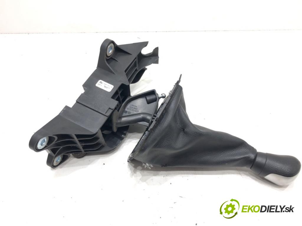 FORD FIESTA VI (CB1, CCN) 2008 - 2022    1.4 TDCi 51 kW [70 KM] olej napędowy 2010 - 2012  Kulisa 8A6R-7C453-MBC (Rýchlostné páky / kulisy)