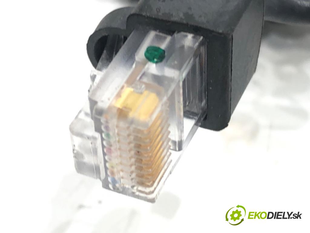 MERCEDES-BENZ KLASA S (W220) 1998 - 2005    S 400 CDI (220.028, 220.128) 184 kW [250 KM] olej napędowy 2000 - 2005  telefón A2038201835 (Audio zariadenia)