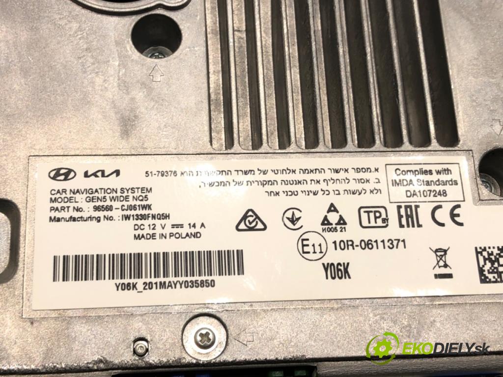 KIA SPORTAGE V (NQ5) 2021 - 2022    1.6 T-GDI MEHV 132 kW [179 KM] Hybryda silnik benzynowy / elektryczny 2021 - 2022  RADIO Navigácia 96560-CJ061WK (Audio zariadenia)