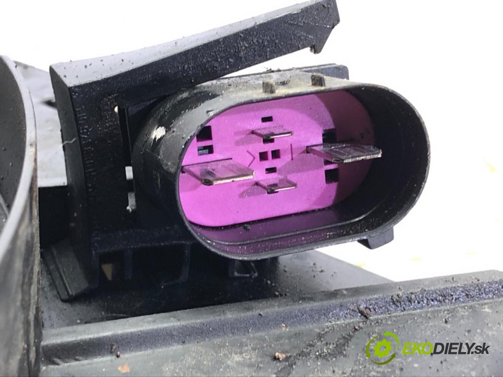 VW PASSAT B6 (3C2) 2005 - 2010    2.0 TDI 103 kW [140 KM] olej napędowy 2005 - 2009  Ventilátor chladiča 1K0121207AA (Ventilátory)