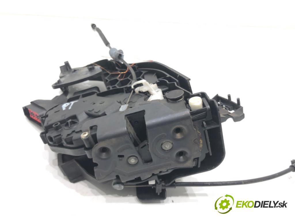 VOLVO V50 (545) 2003 - 2012    1.6 D 80 kW [109 KM] olej napędowy 2005 - 2012  zámok dveře pravý zadní část 