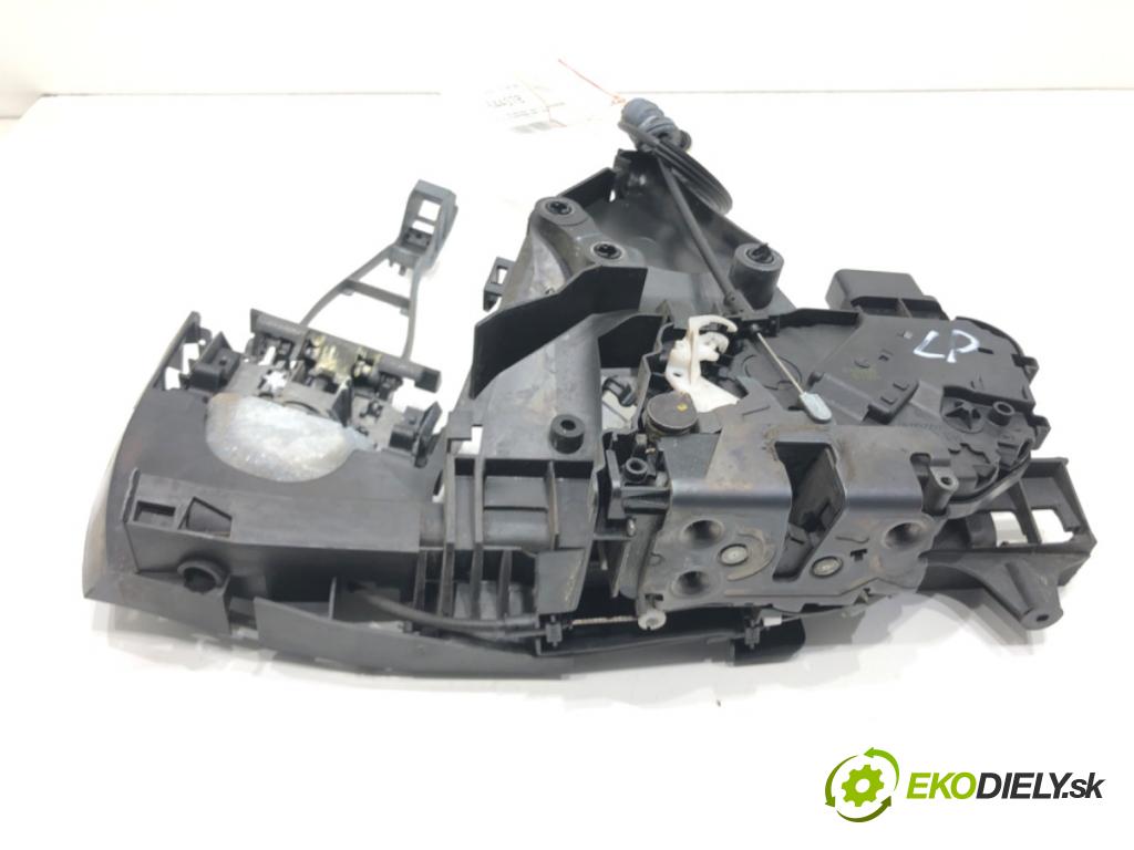 VOLVO V50 (545) 2003 - 2012    1.6 D 80 kW [109 KM] olej napędowy 2005 - 2012  zámok dveře levý přední část 