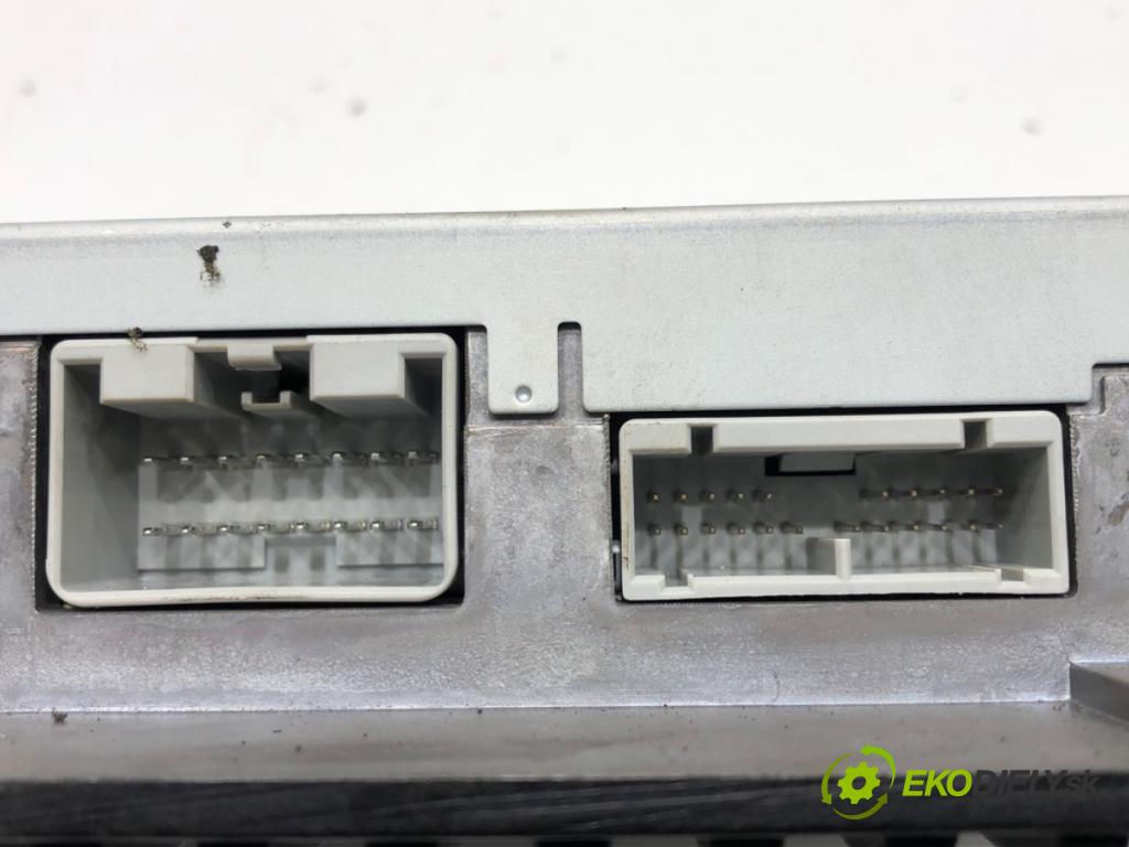 VOLVO V50 (545) 2003 - 2012    1.6 D 80 kW [109 KM] olej napędowy 2005 - 2012  Zosilňovač 31210110 (Zosilňovače)