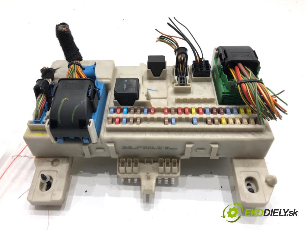 VOLVO V50 (545) 2003 - 2012    1.6 D 80 kW [109 KM] olej napędowy 2005 - 2012  modul BSI 30765015 (Pojistkové skříňky)