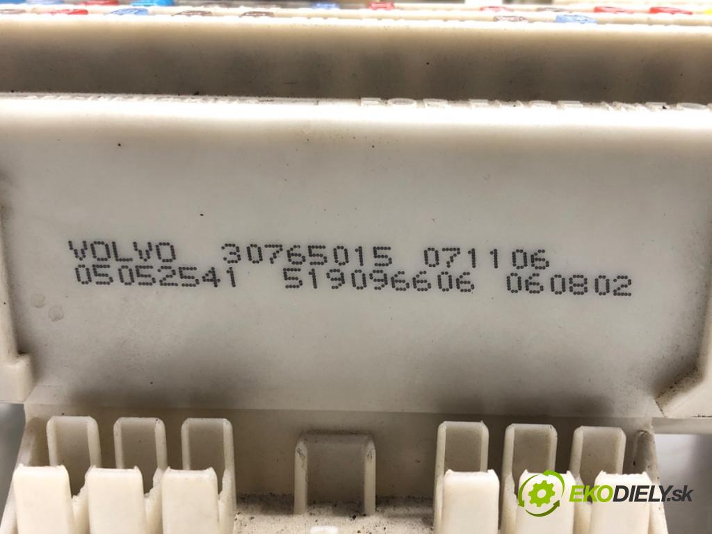 VOLVO V50 (545) 2003 - 2012    1.6 D 80 kW [109 KM] olej napędowy 2005 - 2012  modul BSI 30765015 (Pojistkové skříňky)