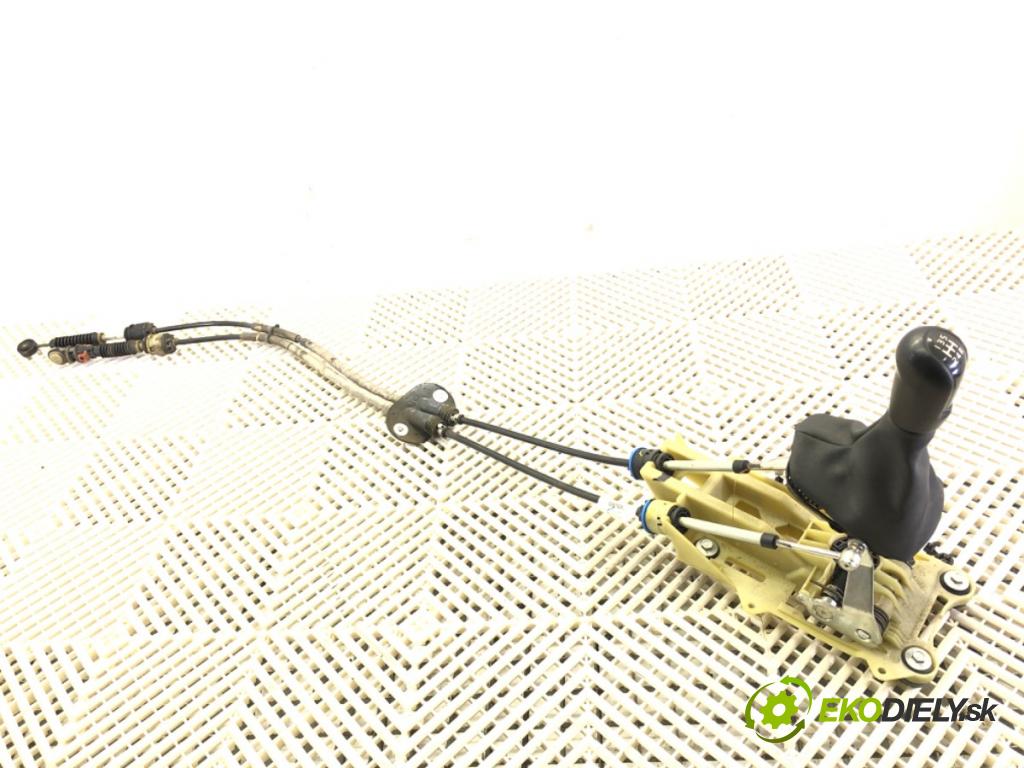 VOLVO V50 (545) 2003 - 2012    1.6 D 80 kW [109 KM] olej napędowy 2005 - 2012  Kulisa 30759098 (Rýchlostné páky / kulisy)