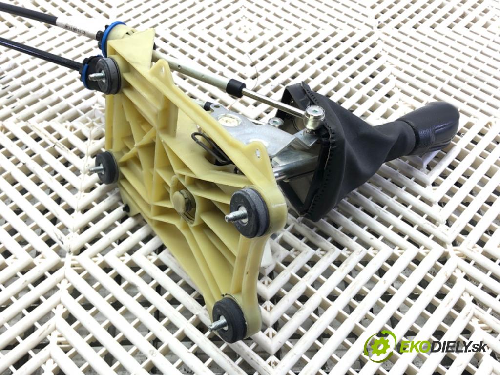 VOLVO V50 (545) 2003 - 2012    1.6 D 80 kW [109 KM] olej napędowy 2005 - 2012  Kulisa 30759098 (Rýchlostné páky / kulisy)