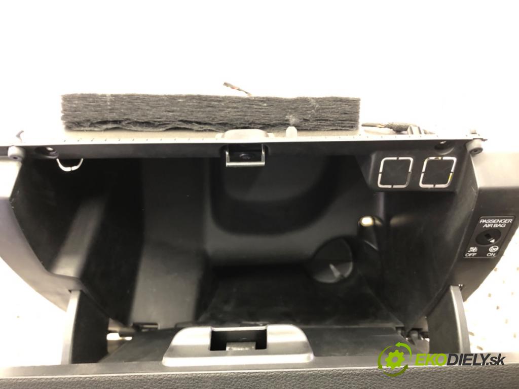 SKODA FABIA III (NJ3) 2014 - 2022    1.4 TDI 77 kW [105 KM] olej napędowy 2014 - 2022  Priehradka, kastlík spolujazdca  (Priehradky, kastlíky)