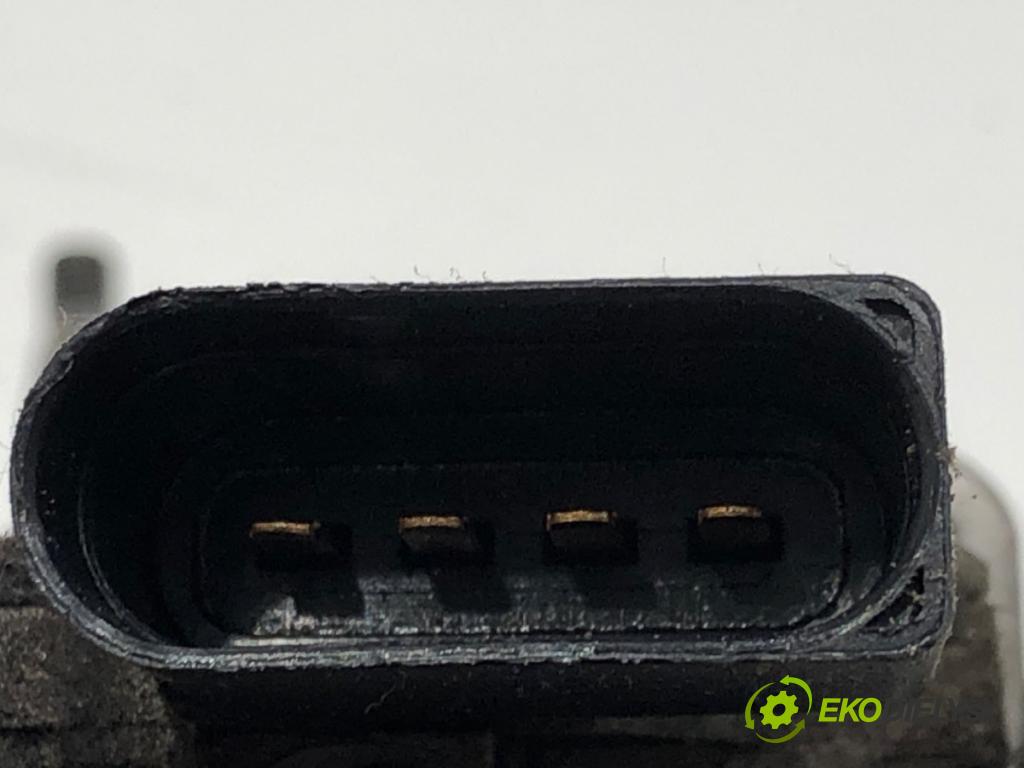 SKODA FABIA III (NJ3) 2014 - 2022    1.4 TDI 77 kW [105 KM] olej napędowy 2014 - 2022  Mechanizmus stieračov predný 5JB955113 (Motorčeky stieračov predné)