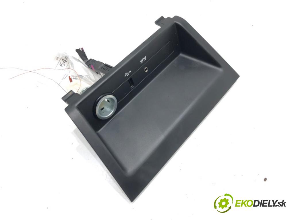 SKODA FABIA III liftback 2017 77 kW 1.4 TDI 1422 HNÍZDO: USB 6V0857367A