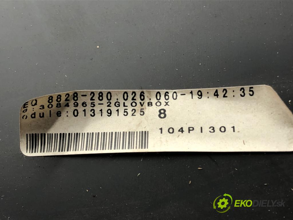 OPEL ASTRA H GTC (A04) 2005 - 2010    1.6 (L08) 77 kW [105 KM] benzyna 2005 - 2010  Priehradka, kastlík spolujazdca  (Priehradky, kastlíky)