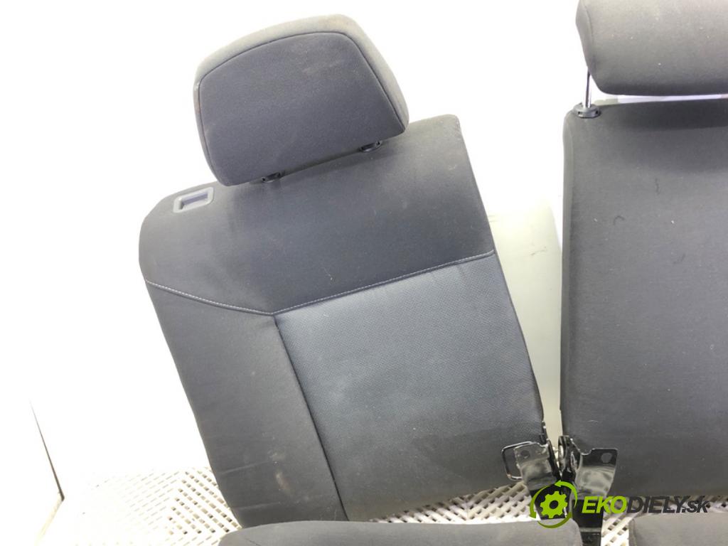 OPEL ASTRA H GTC (A04) 2005 - 2010    1.6 (L08) 77 kW [105 KM] benzyna 2005 - 2010  Sedadlo druhý rad