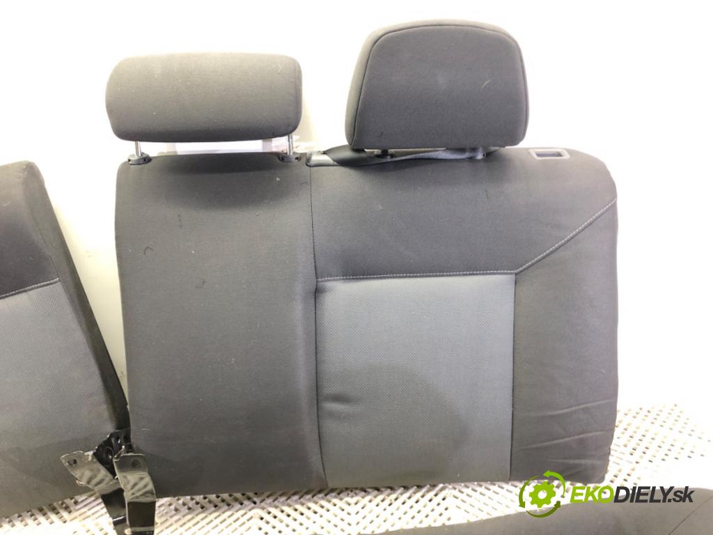 OPEL ASTRA H GTC (A04) 2005 - 2010    1.6 (L08) 77 kW [105 KM] benzyna 2005 - 2010  Sedadlo druhý rad
