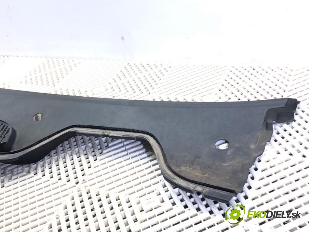 FORD FOCUS C-MAX (DM2) 2003 - 2007    1.8 92 kW [125 KM] benzyna 2004 - 2007  torpédo plast pod čelní okno 3M51-R02216-AG (Torpéda)