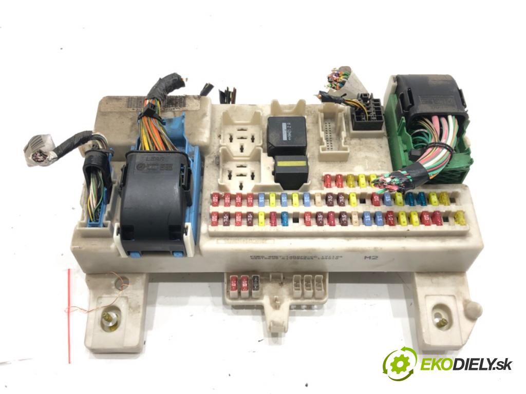 FORD FOCUS C-MAX (DM2) 2003 - 2007    1.8 92 kW [125 KM] benzyna 2004 - 2007  modul BSI 4M5T-14A073-CC (Pojistkové skříňky)
