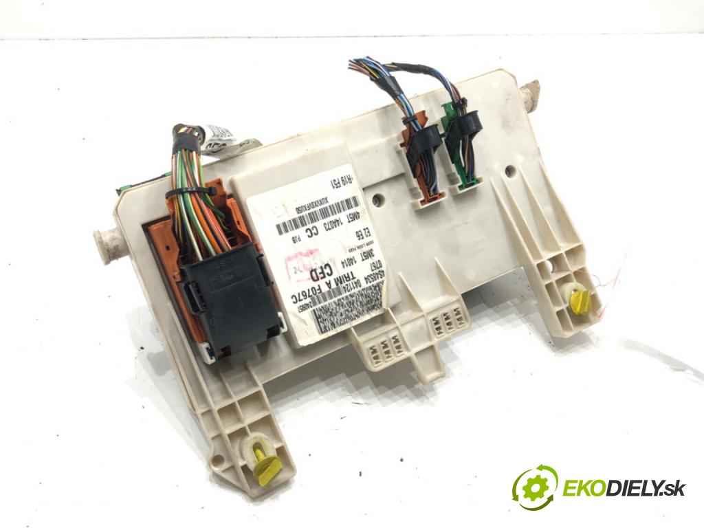 FORD FOCUS C-MAX (DM2) 2003 - 2007    1.8 92 kW [125 KM] benzyna 2004 - 2007  modul BSI 4M5T-14A073-CC (Pojistkové skříňky)