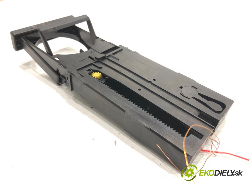 VW SHARAN (7M8, 7M9, 7M6) 1995 - 2010    1.9 TDI 85 kW [115 KM] olej napędowy 2000 - 2010  Držiak na nápoje 7M3858601 (Úchyty, držiaky na nápoje)