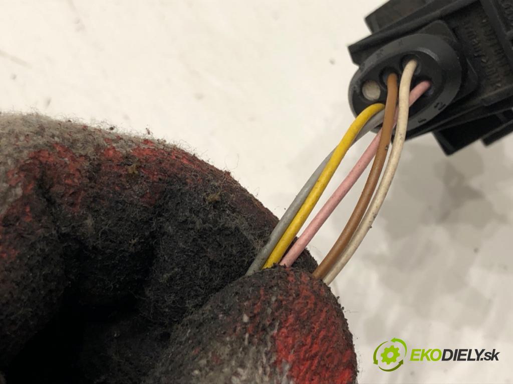 AUDI A4 B5 Avant (8D5) 1994 - 2002    2.5 TDI 110 kW [150 KM] olej napędowy 1997 - 2001  Potenciometer plynu 0281002286 (Pedále)