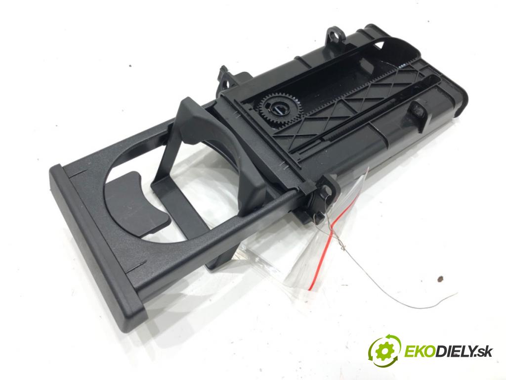 TOYOTA AURIS (_E15_) 2006 - 2012    1.6 (ZRE151_) 91 kW [124 KM] benzyna 2007 - 2012  Držiak na nápoje 55620-02110 (Úchyty, držiaky na nápoje)