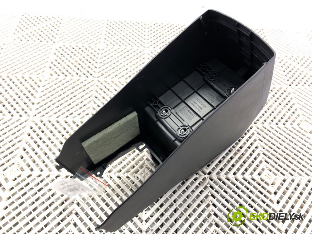 TOYOTA AURIS (_E15_) 2006 - 2012    1.6 (ZRE151_) 91 kW [124 KM] benzyna 2007 - 2012  Lakťová opierka 58911-02200 (Lakťové opierky)