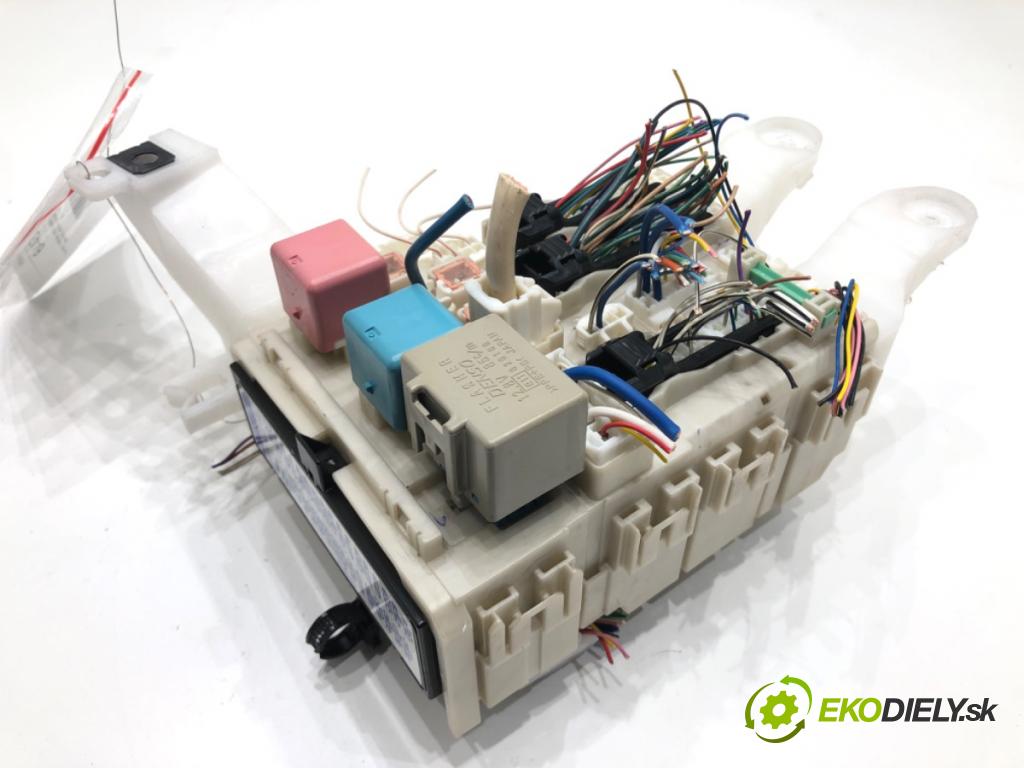 TOYOTA AURIS (_E15_) 2006 - 2012    1.6 (ZRE151_) 91 kW [124 KM] benzyna 2007 - 2012  modul BSI 82730-02150-A (Pojistkové skříňky)