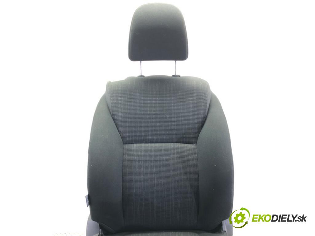 TOYOTA AURIS (_E15_) 2006 - 2012    1.6 (ZRE151_) 91 kW [124 KM] benzyna 2007 - 2012  Sedadlo pravy predný