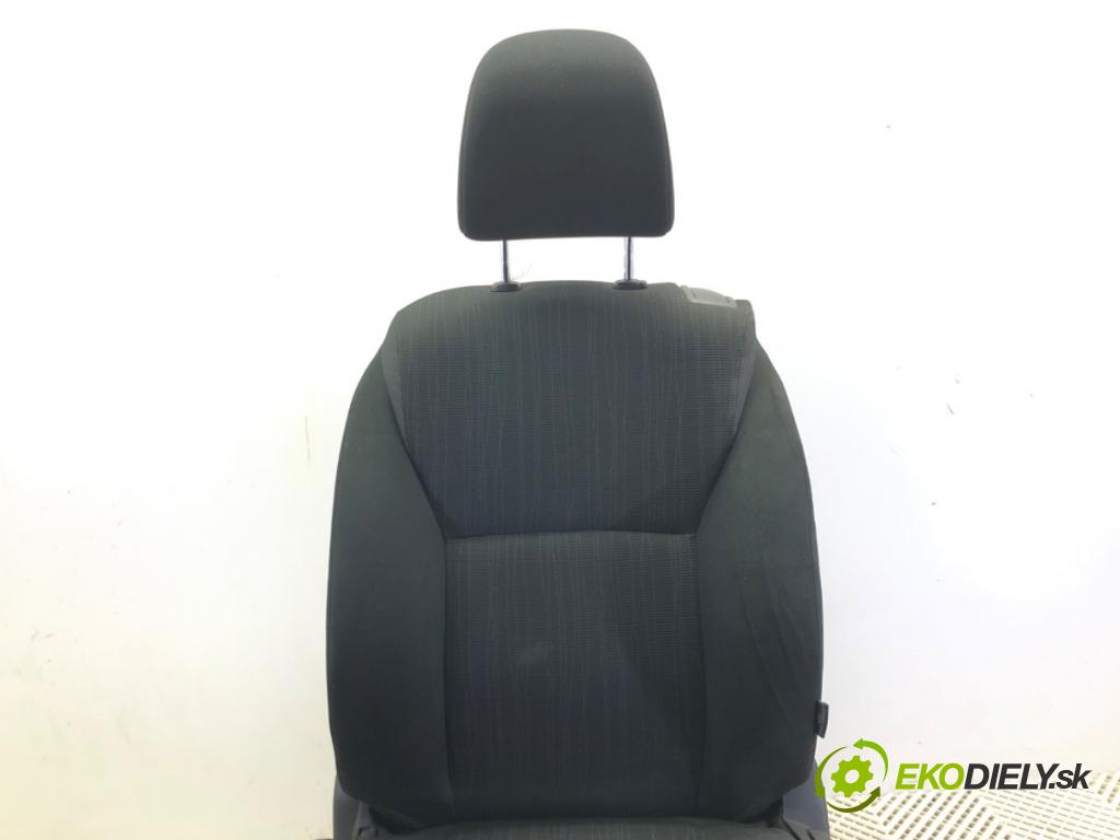 TOYOTA AURIS (_E15_) 2006 - 2012    1.6 (ZRE151_) 91 kW [124 KM] benzyna 2007 - 2012  Sedadlo ľavy predný