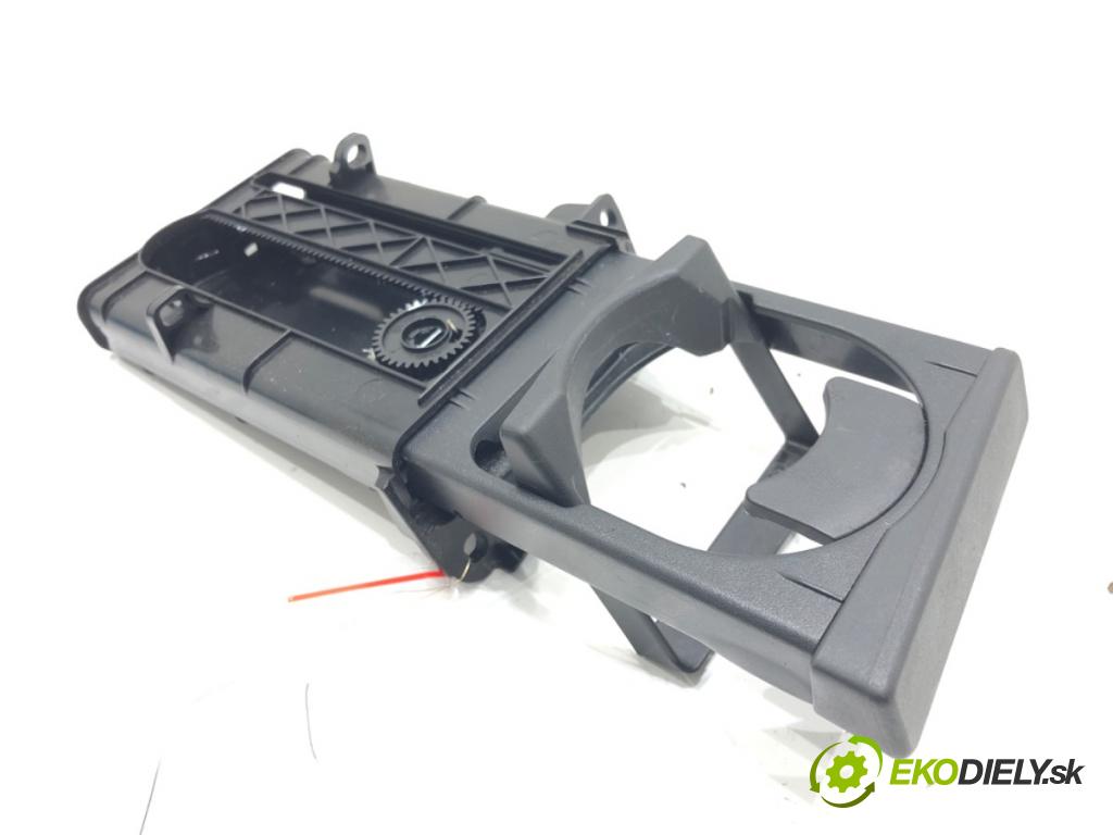 TOYOTA AURIS (_E15_) 2006 - 2012    1.6 (ZRE151_) 91 kW [124 KM] benzyna 2007 - 2012  Držiak na nápoje  (Úchyty, držiaky na nápoje)