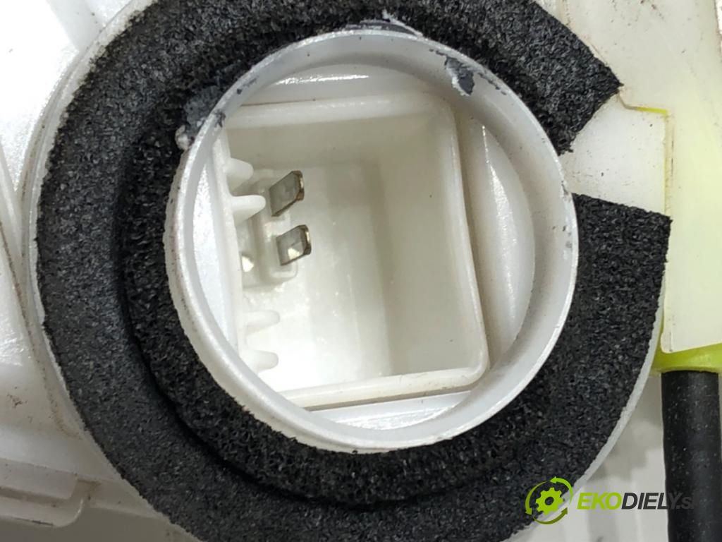 HONDA CR-V III (RE_) 2006 - 2022    2.0 i-VTEC (RE5, RE1) 110 kW [150 KM] benzyna 2007 - 2012  zámok dveře pravý přední část 72111-SWA-P1