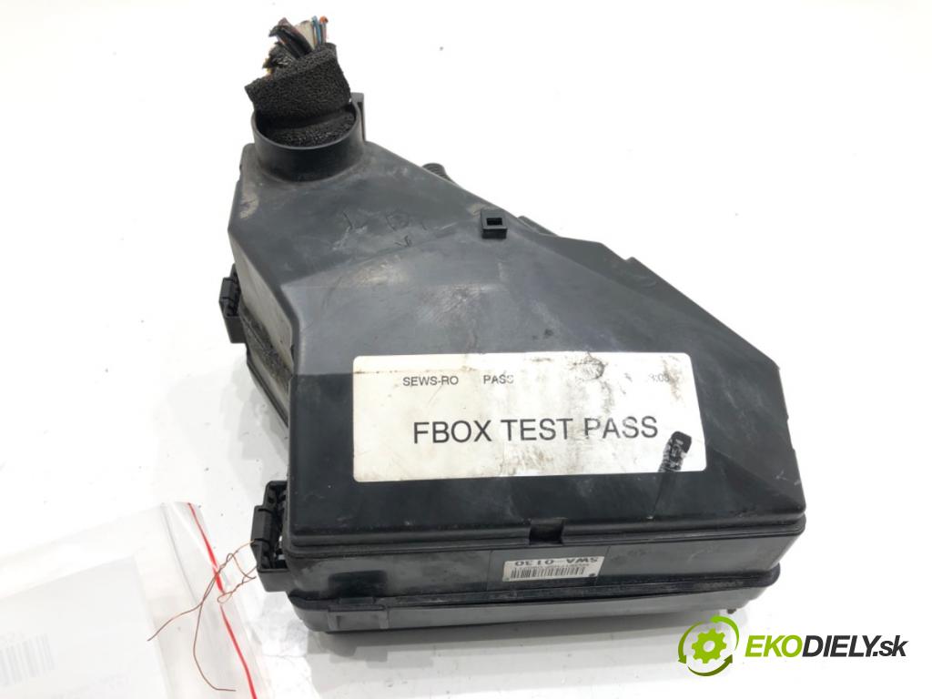 HONDA CR-V III (RE_) 2006 - 2022    2.0 i-VTEC (RE5, RE1) 110 kW [150 KM] benzyna 2007 - 2012  skříňka poistková SWA-0130 (Pojistkové skříňky)