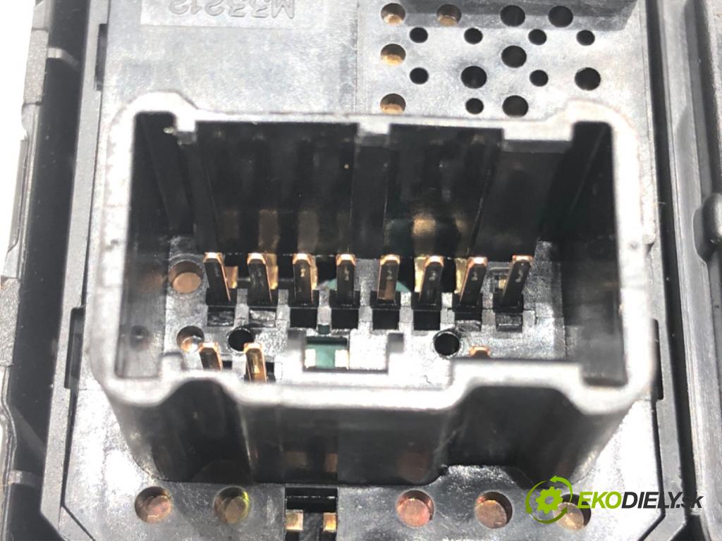 HONDA CR-V III (RE_) 2006 - 2022    2.0 i-VTEC (RE5, RE1) 110 kW [150 KM] benzyna 2007 - 2012  Prepínač nastavenia spätných zrkadiel  (Prepínače, spínače, tlačidlá a ovládače kúrenia)