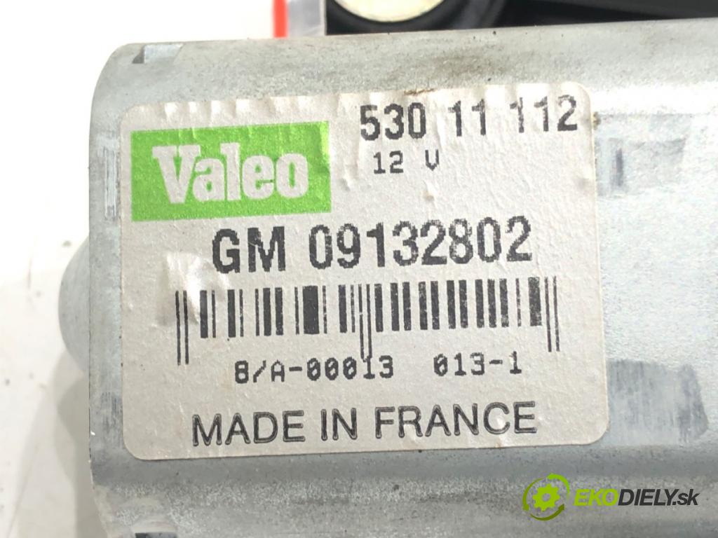 OPEL ASTRA G Kombi (T98) 1998 - 2004    1.6 (F35) 62 kW [84 KM] benzyna 2000 - 2004  motor stěračů zadní část