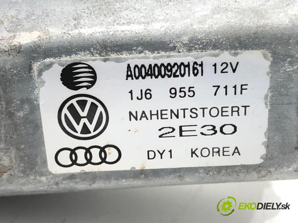 VW GOLF IV (1J1) 1997 - 2008    1.6 16V 77 kW [105 KM] benzyna 2000 - 2005  motor stěračů zadní část
