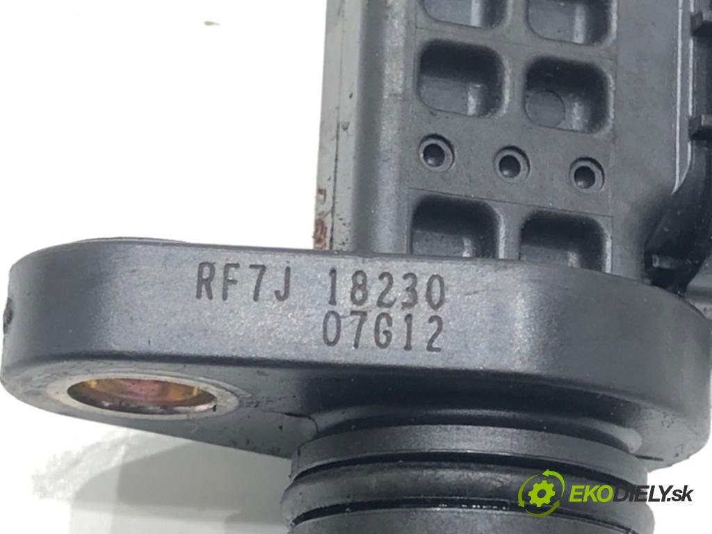 MAZDA 5 (CR19) 2005 - 2010    2.0 CD (CR19) 81 kW [110 KM] olej napędowy 2005 - 2010  snímač pozice vačkového hřídele RF7J18230 (Snímače polohy kliky, vačky)