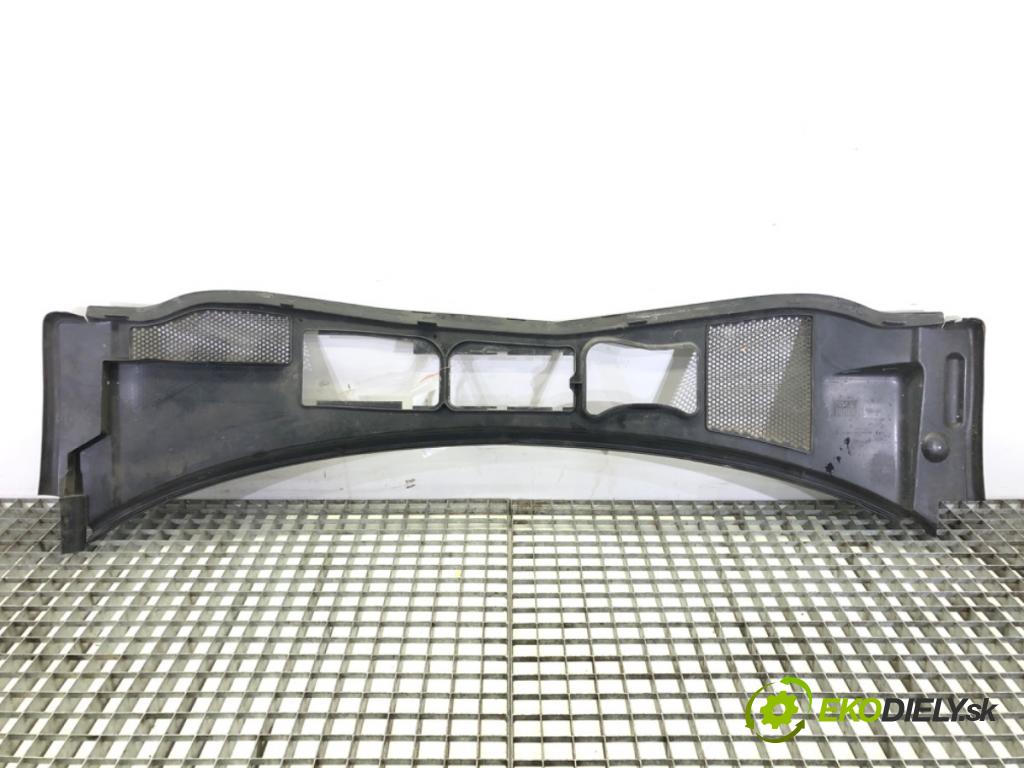 VW PASSAT B5.5 Variant (3B6) 2000 - 2005    1.9 TDI 74 kW [101 KM] olej napędowy 2000 - 2005  Torpédo, plast pod čelné okno 3B1819417D (Torpéda)