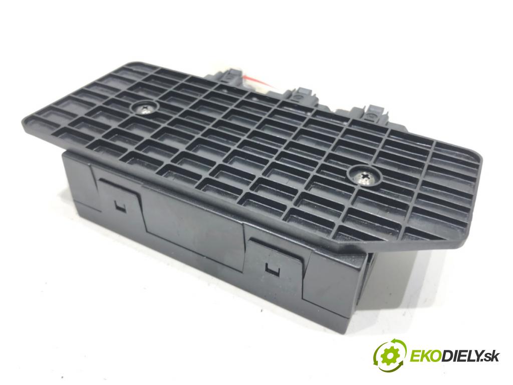 VW PASSAT B5.5 Variant (3B6) 2000 - 2005    1.9 TDI 74 kW [101 KM] olej napędowy 2000 - 2005  Modul komfortu 1C0959799A (Moduly komfortu)