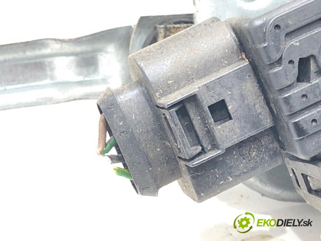 VW PASSAT B5.5 Variant (3B6) 2000 - 2005    1.9 TDI 74 kW [101 KM] olej napędowy 2000 - 2005  Mechanizmus stieračov predný  (Motorčeky stieračov predné)