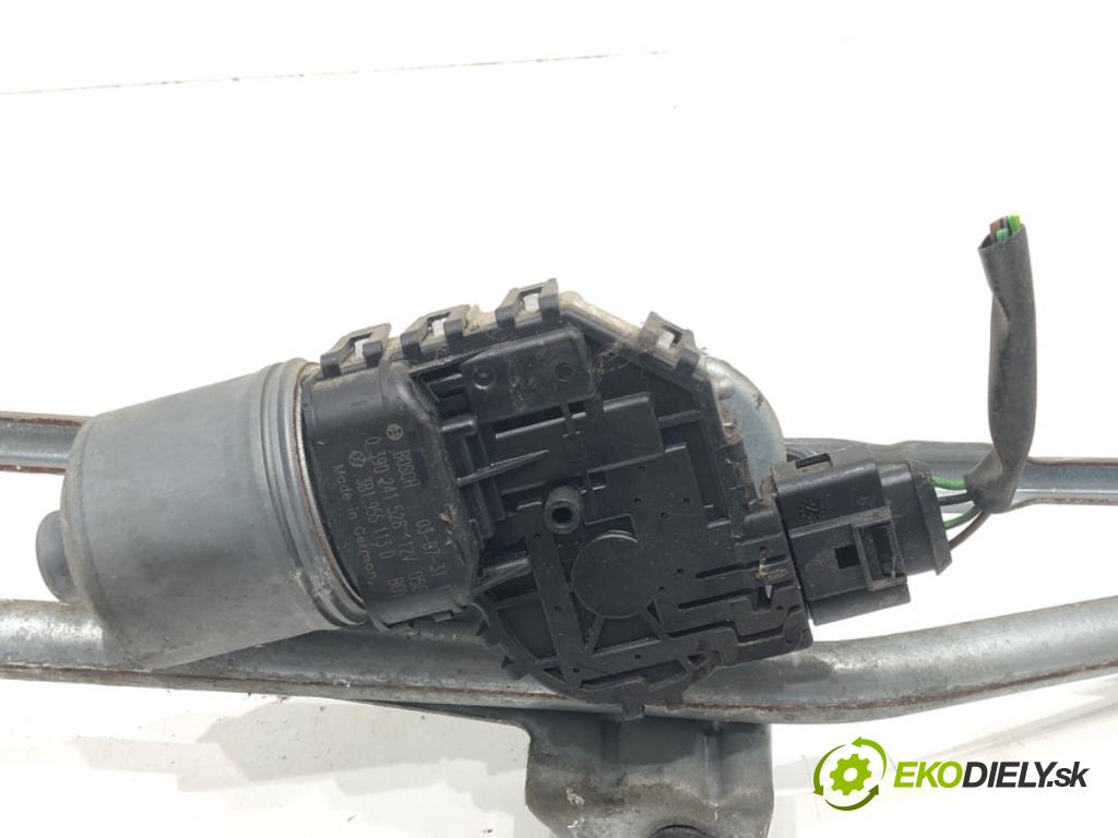 VW PASSAT B5.5 Variant (3B6) 2000 - 2005    1.9 TDI 96 kW [130 KM] olej napędowy 2000 - 2005  Mechanizmus stieračov predný 0390241528 3B1955113D (Motorčeky stieračov predné)