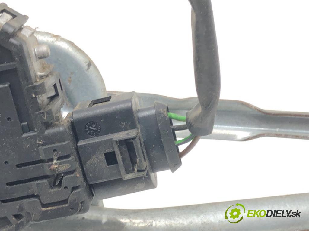 VW PASSAT B5.5 Variant (3B6) 2000 - 2005    1.9 TDI 96 kW [130 KM] olej napędowy 2000 - 2005  Mechanizmus stieračov predný 0390241528 3B1955113D (Motorčeky stieračov predné)