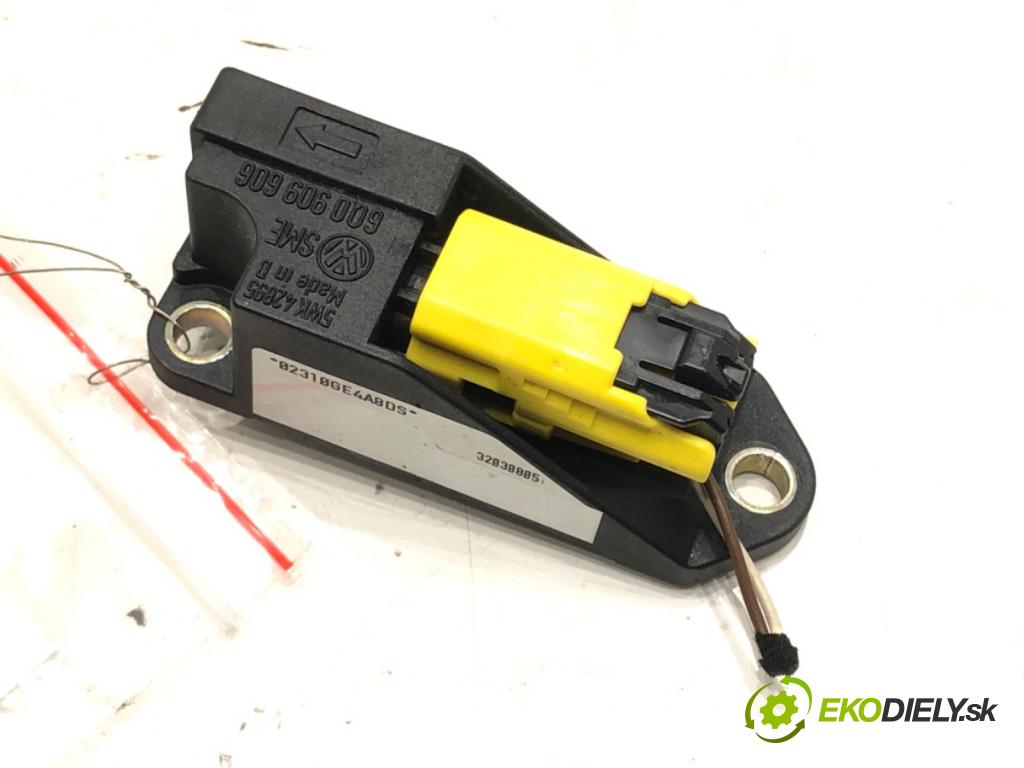 VW PASSAT B5.5 Variant (3B6) 2000 - 2005    1.9 TDI 96 kW [130 KM] olej napędowy 2000 - 2005  Snímač nárazu 6Q0909606 (Snímače nárazu)