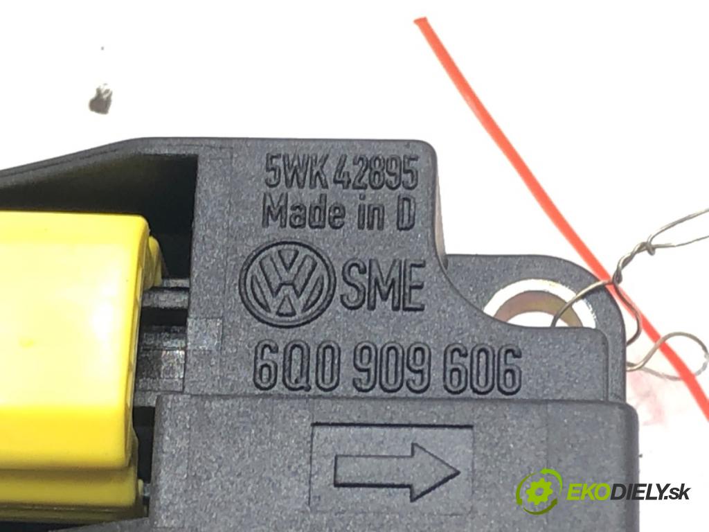 VW PASSAT B5.5 Variant (3B6) 2000 - 2005    1.9 TDI 96 kW [130 KM] olej napędowy 2000 - 2005  Snímač nárazu 6Q0909606 (Snímače nárazu)