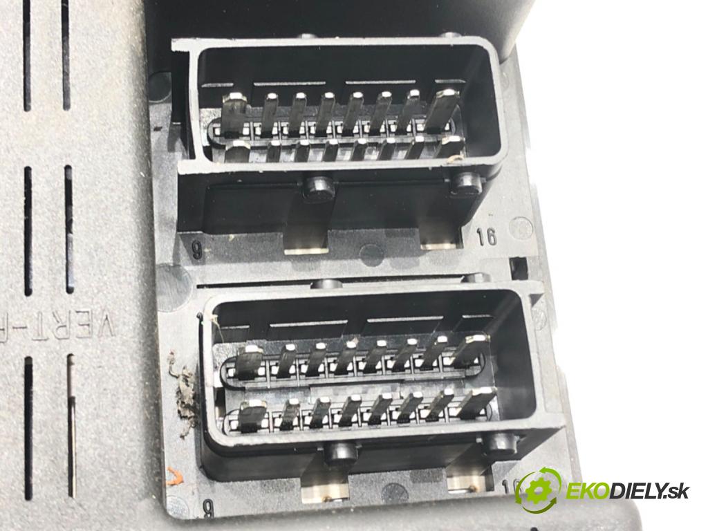 CITROEN XSARA PICASSO (N68) 1999 - 2012    1.8 16V 85 kW [115 KM] benzyna 2000 - 2005  modul BSI 9641427780 (Pojistkové skříňky)