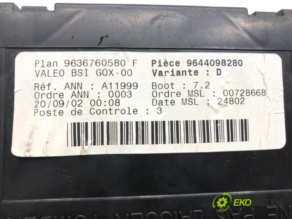 PEUGEOT 307 SW (3H) 2002 - 2009    2.0 16V 100 kW [136 KM] benzyna 2002 - 2005  Modul BSI 9636760580 (Poistkové skrinky)
