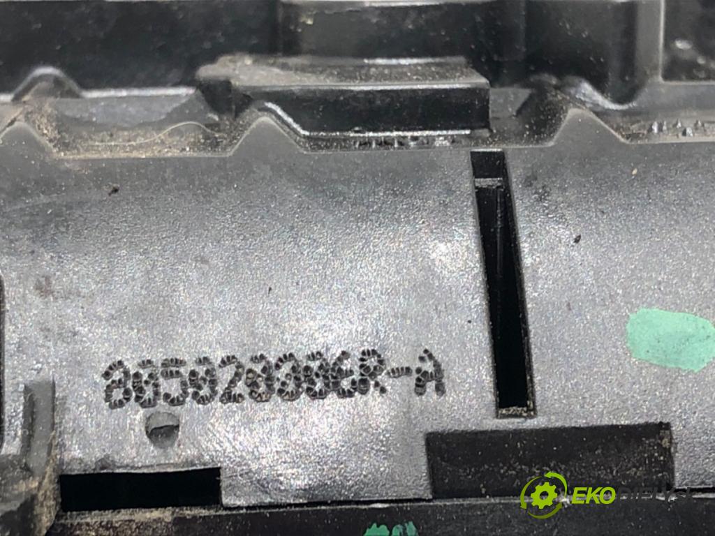 RENAULT GRAND SCÉNIC III (JZ0/1_) 2009 - 2022    2.0 dCi (JZ0Y) 110 kW [150 KM] olej napędowy 2009 - 2022  zámok dveře pravý přední část 805020006R
