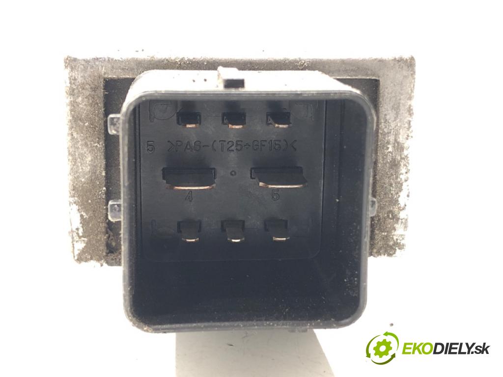 RENAULT GRAND SCÉNIC III (JZ0/1_) 2009 - 2022    2.0 dCi (JZ0Y) 110 kW [150 KM] olej napędowy 2009 - 2022  relé sviečok žhavenia 8200859243 (Relé)